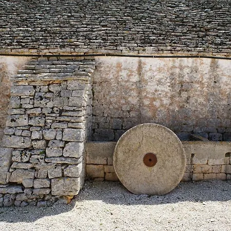 Masseria Guadiano Vecchio Holiday home *